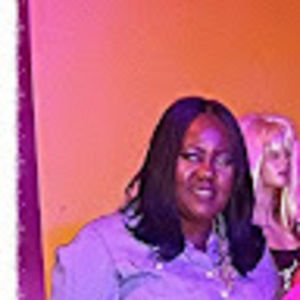 Meet your Posher, Dee